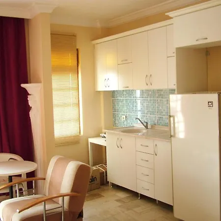 アパートホテル Gultepe クシャダス